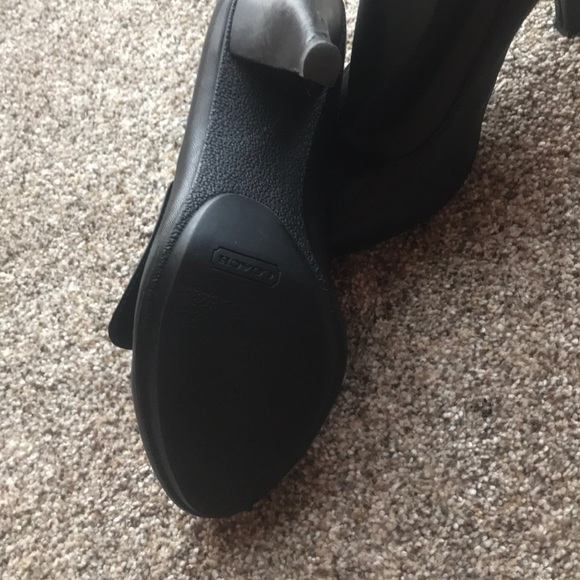 Coach heels. - Picture 6 of 7